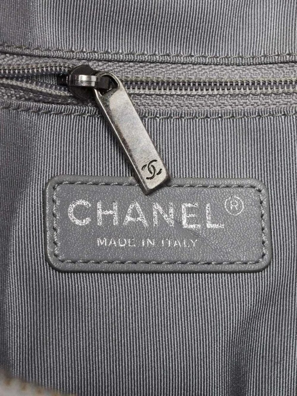 Chanel Metallic Burgundy Quilted Leather Large Boy Tote Bag - Picture 8 of 12